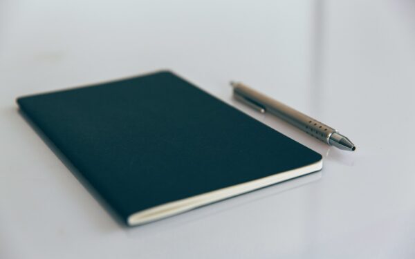 The two-list dashboard: a simple way to organize your day without overplanning